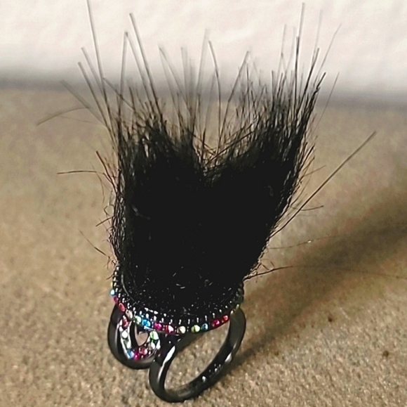 BETSEY JOHNSON Macy's Black Trolls Collection Ring.  Size 7 - Picture 4 of 5